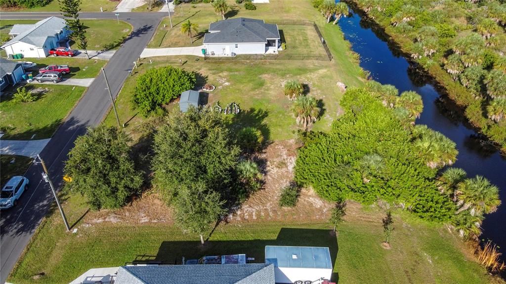 На продажу: $49,000 (0.23 acres)