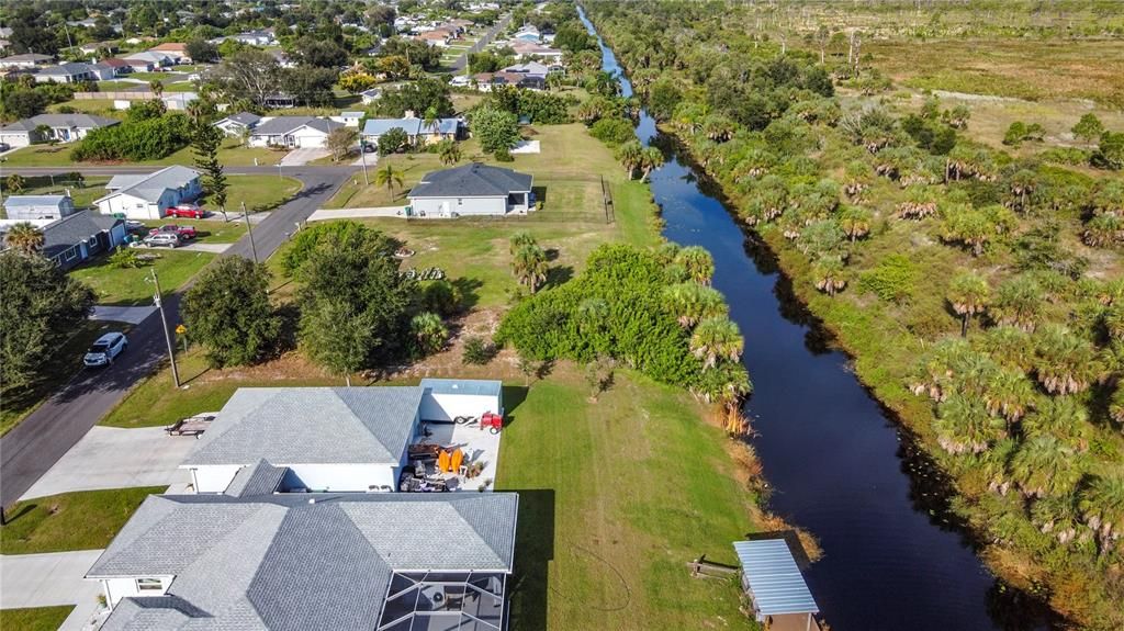 На продажу: $49,000 (0.23 acres)