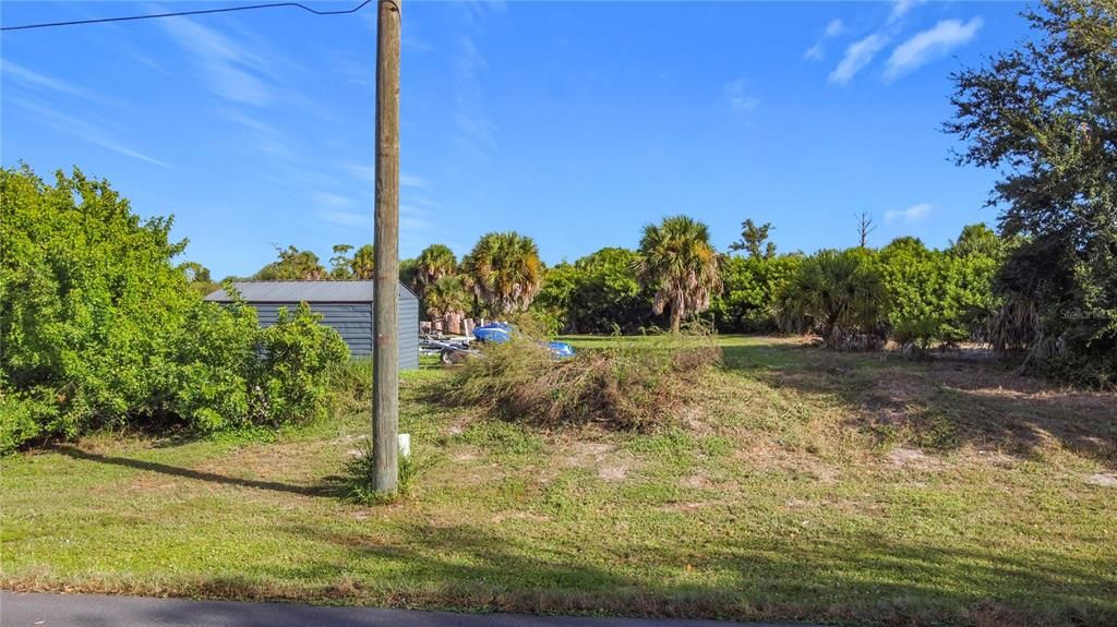 На продажу: $49,000 (0.23 acres)