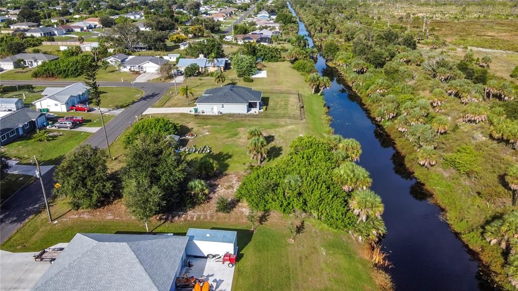 На продажу: $49,000 (0.23 acres)