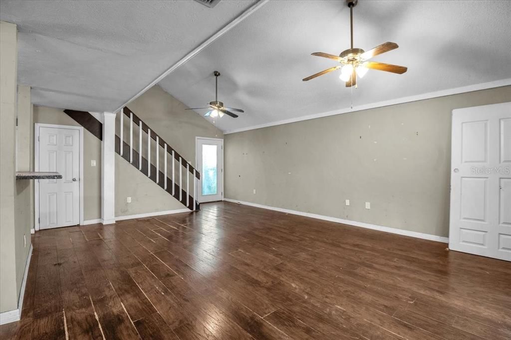 Active With Contract: $295,000 (3 beds, 2 baths, 1552 Square Feet)