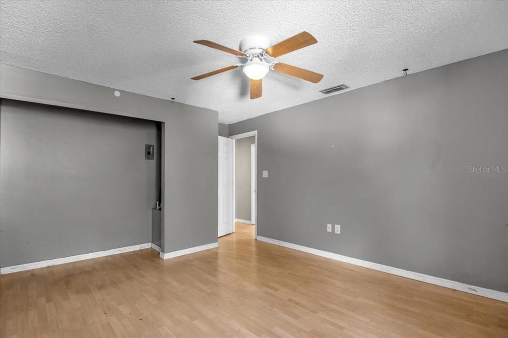 Active With Contract: $295,000 (3 beds, 2 baths, 1552 Square Feet)