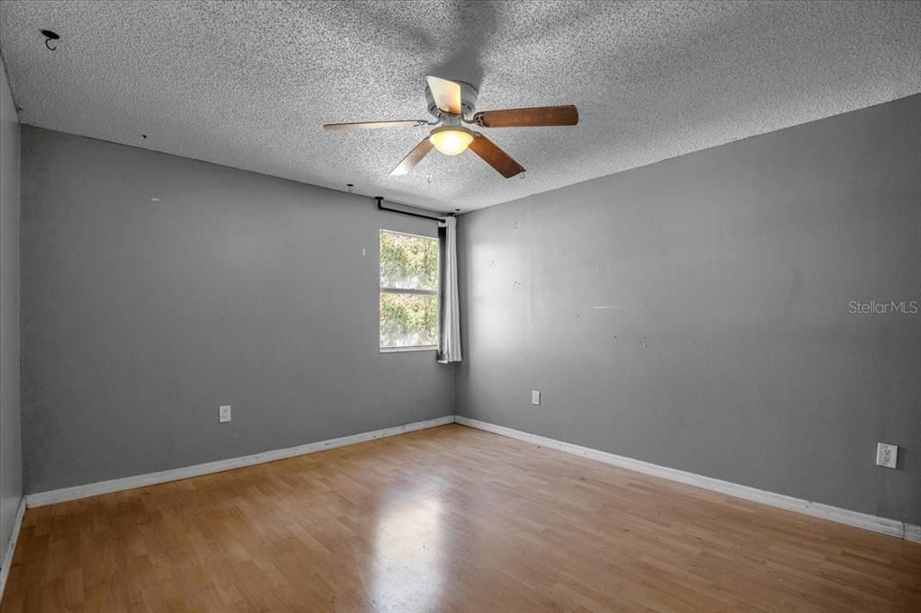 Active With Contract: $295,000 (3 beds, 2 baths, 1552 Square Feet)