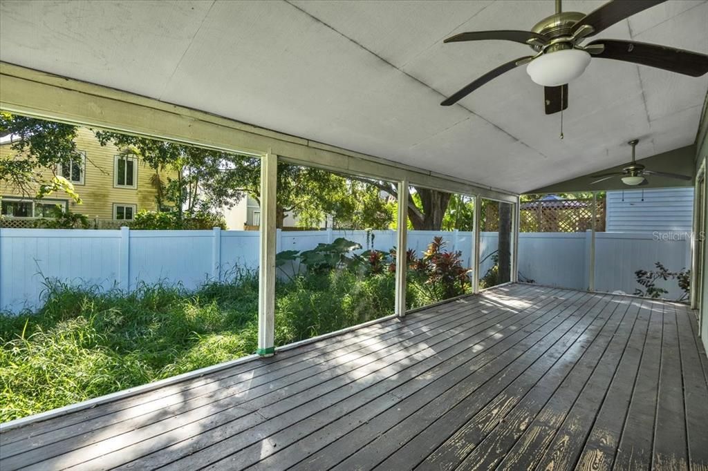 Active With Contract: $295,000 (3 beds, 2 baths, 1552 Square Feet)