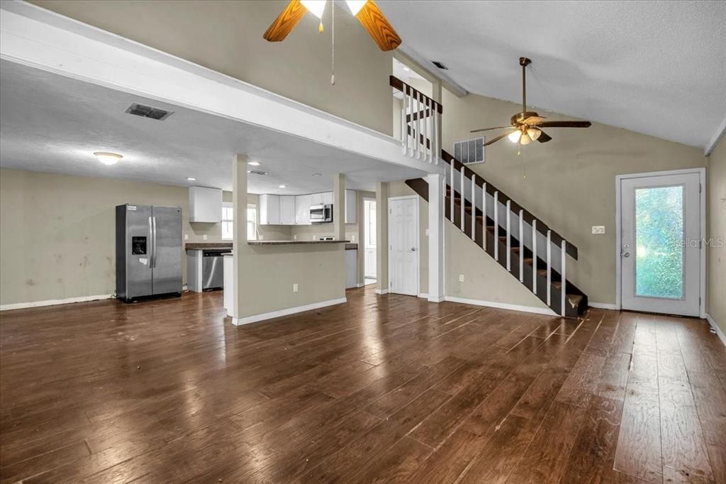 Active With Contract: $295,000 (3 beds, 2 baths, 1552 Square Feet)