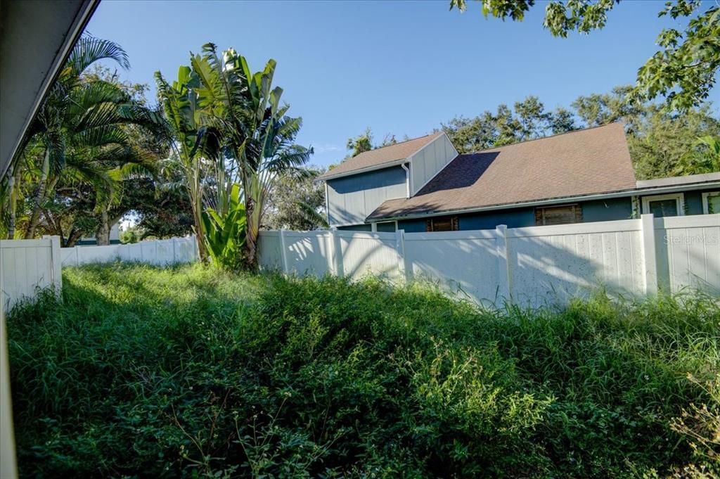 Active With Contract: $295,000 (3 beds, 2 baths, 1552 Square Feet)