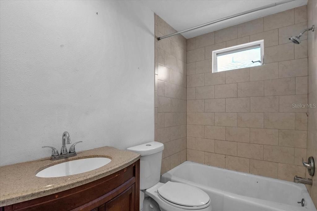 Active With Contract: $295,000 (3 beds, 2 baths, 1552 Square Feet)