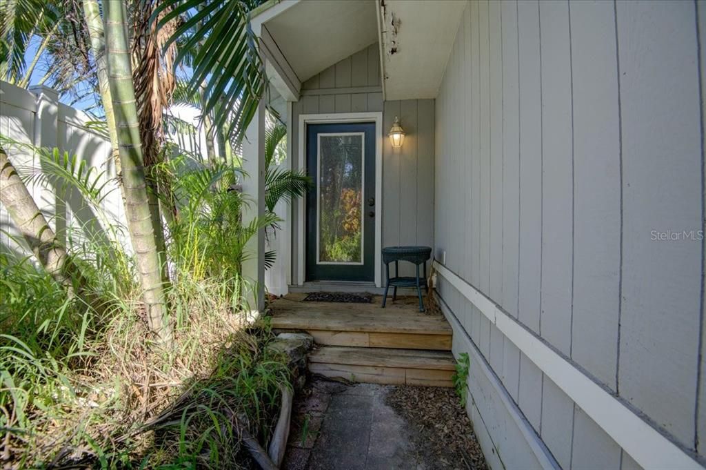 Active With Contract: $295,000 (3 beds, 2 baths, 1552 Square Feet)