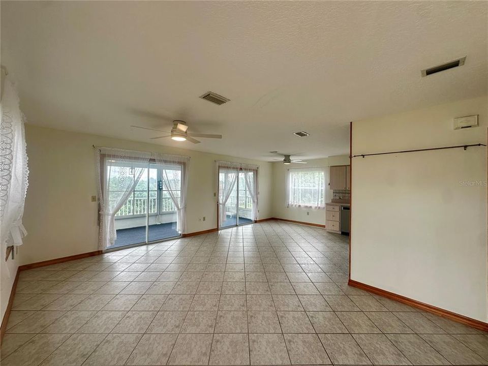 В аренду: $1,900 (3 спален, 3 ванн, 1608 Квадратных фут)