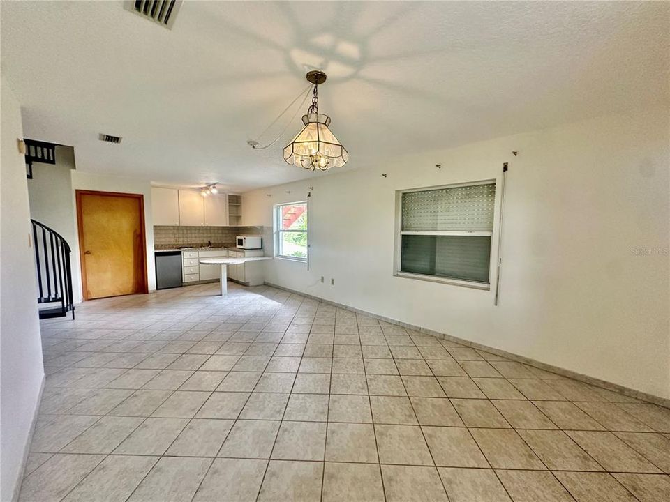 В аренду: $1,900 (3 спален, 3 ванн, 1608 Квадратных фут)