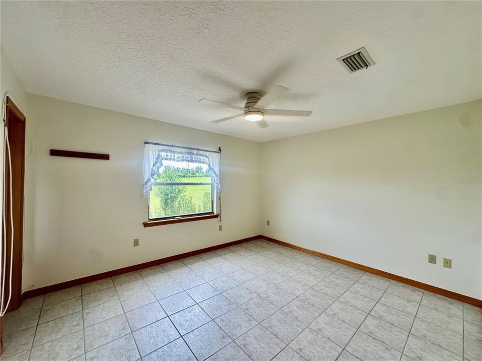 В аренду: $1,900 (3 спален, 3 ванн, 1608 Квадратных фут)