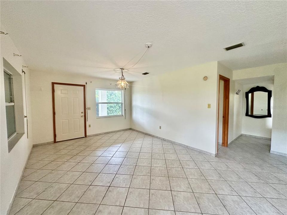 В аренду: $1,900 (3 спален, 3 ванн, 1608 Квадратных фут)