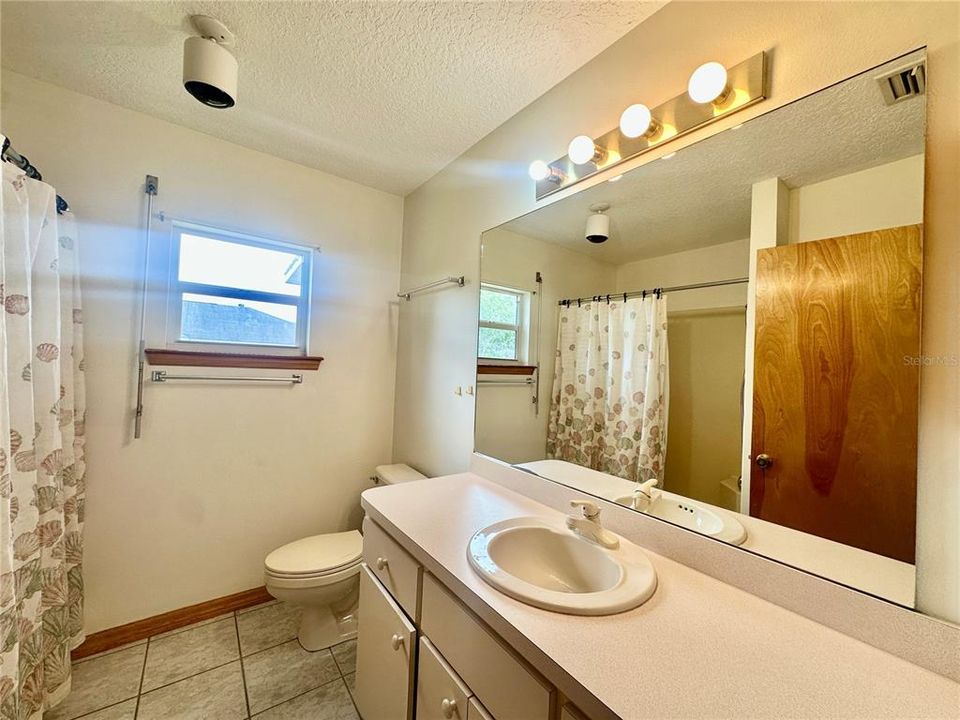 В аренду: $1,900 (3 спален, 3 ванн, 1608 Квадратных фут)