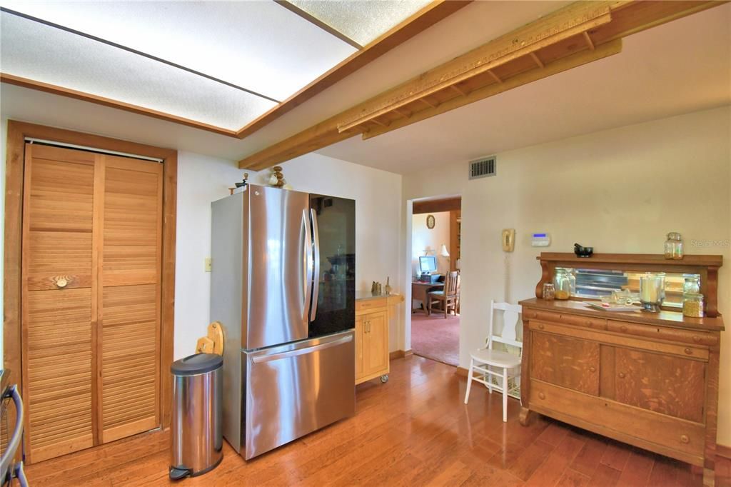 待售: $499,000 (3 贝兹, 2 浴室, 1680 平方英尺)