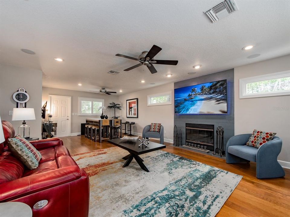 For Rent: $4,000 (3 beds, 2 baths, 1750 Square Feet)