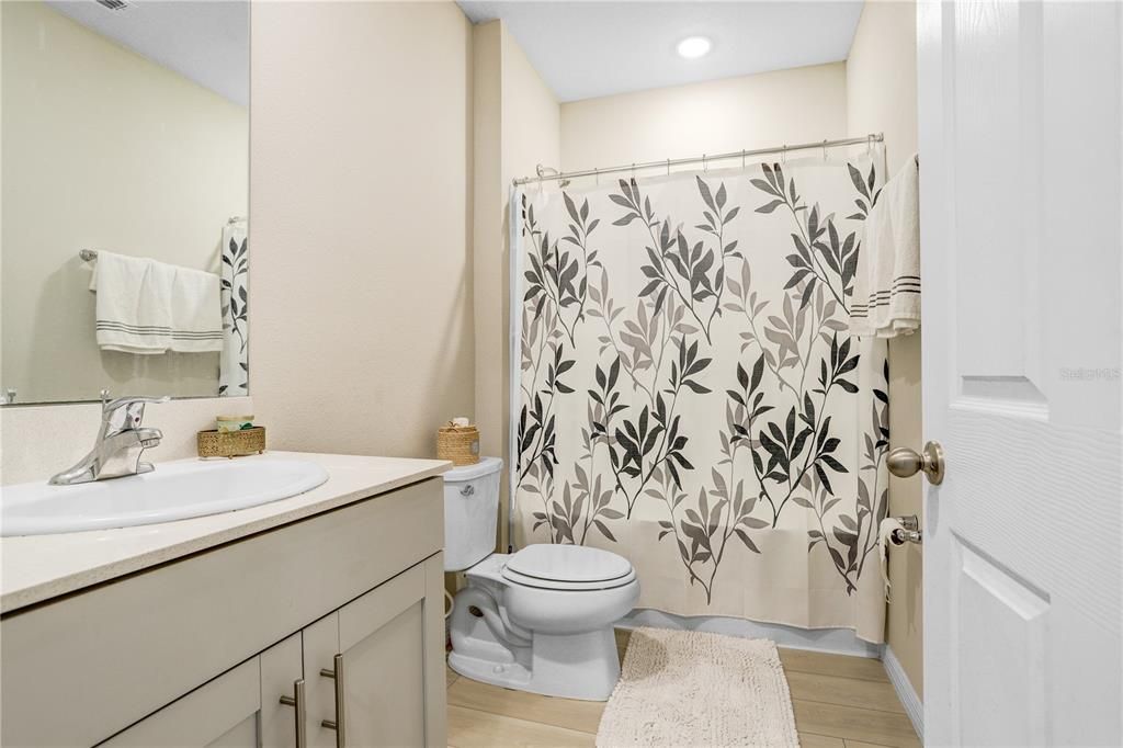 For Rent: $3,500 (5 beds, 3 baths, 2453 Square Feet)