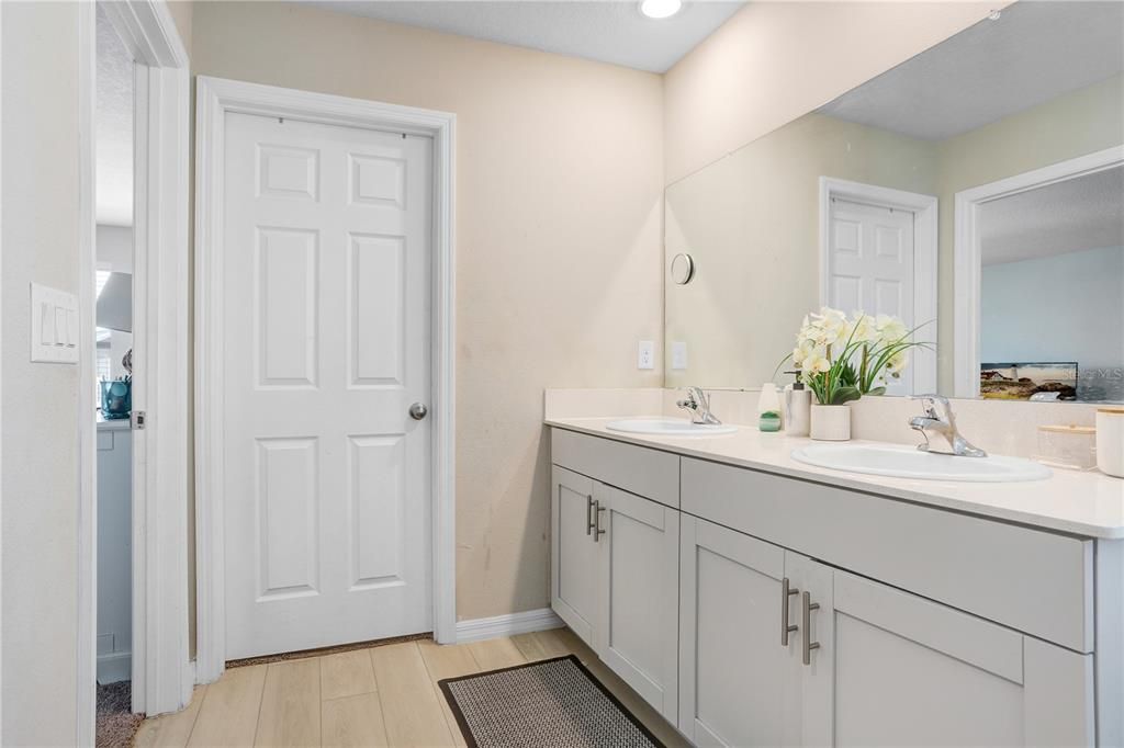 For Rent: $3,500 (5 beds, 3 baths, 2453 Square Feet)