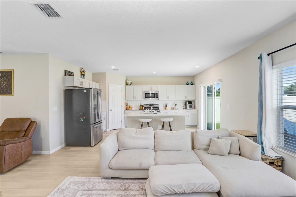 For Rent: $3,500 (5 beds, 3 baths, 2453 Square Feet)