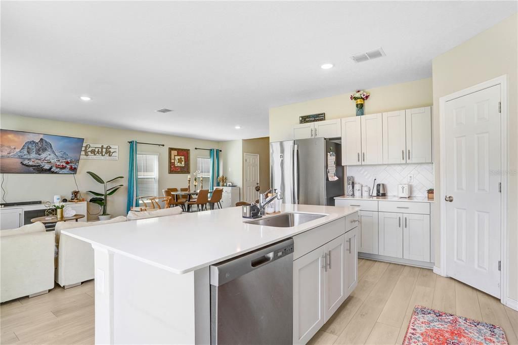 For Rent: $3,500 (5 beds, 3 baths, 2453 Square Feet)