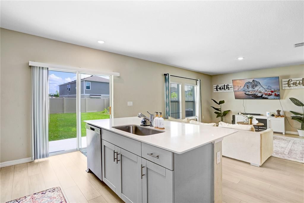 For Rent: $3,500 (5 beds, 3 baths, 2453 Square Feet)