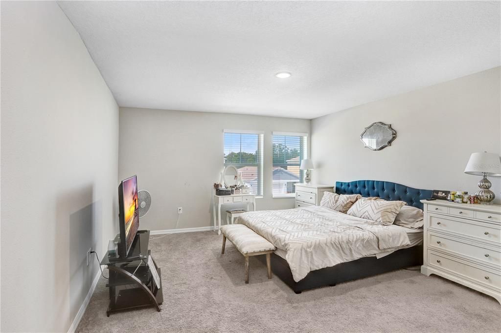 For Rent: $3,500 (5 beds, 3 baths, 2453 Square Feet)