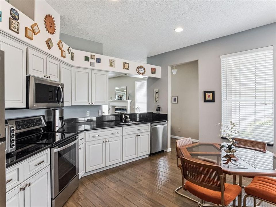 For Sale: $291,600 (3 beds, 2 baths, 1469 Square Feet)
