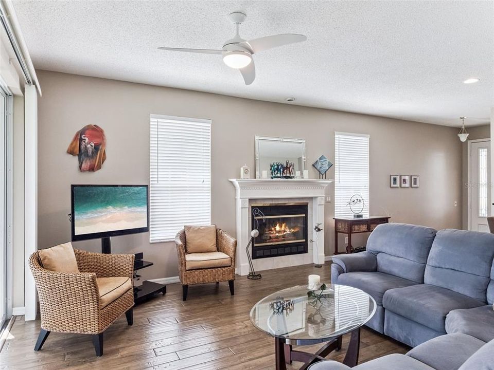 For Sale: $291,600 (3 beds, 2 baths, 1469 Square Feet)