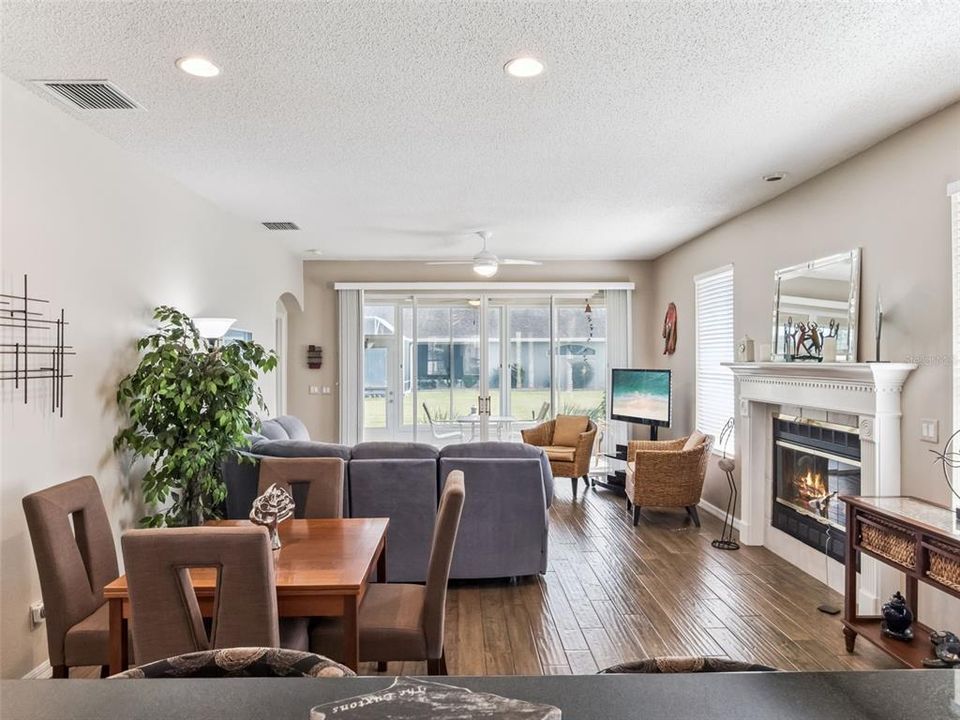 For Sale: $291,600 (3 beds, 2 baths, 1469 Square Feet)