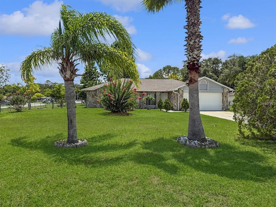 Active With Contract: $349,900 (3 beds, 2 baths, 1838 Square Feet)