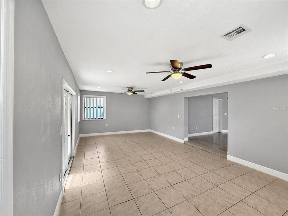 Active With Contract: $349,900 (3 beds, 2 baths, 1838 Square Feet)