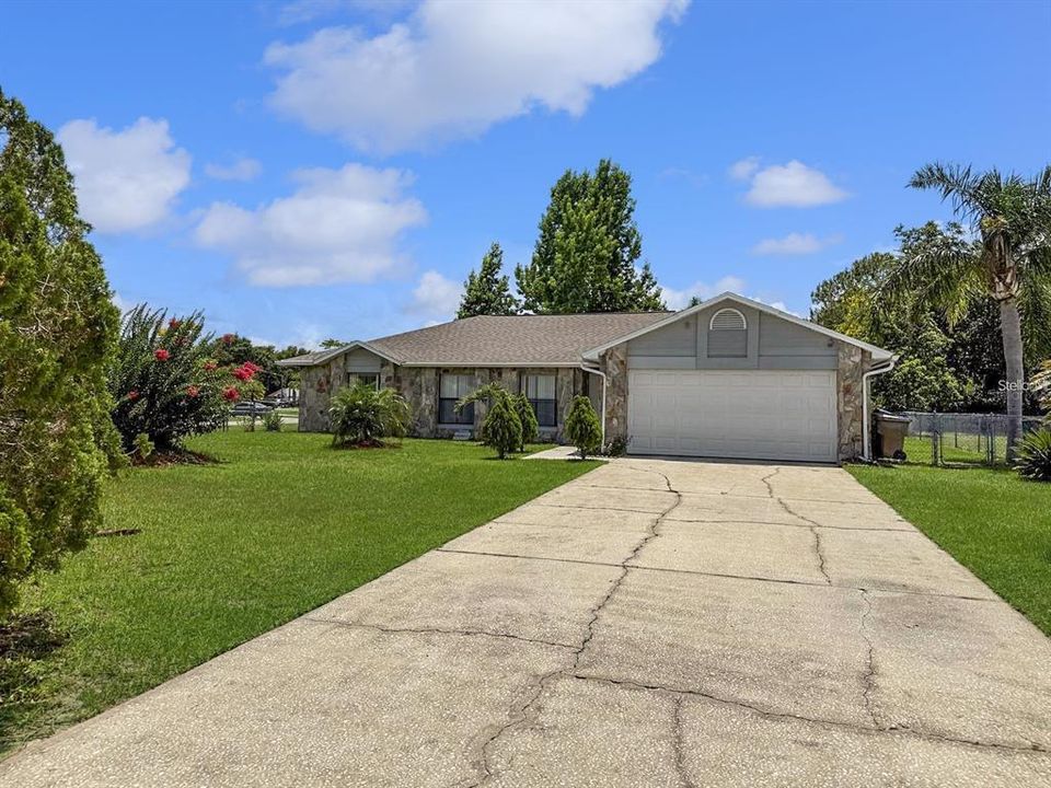 Active With Contract: $349,900 (3 beds, 2 baths, 1838 Square Feet)