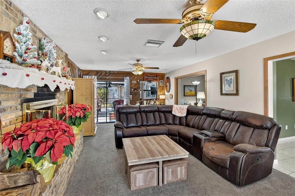 En Venta: $425,000 (3 camas, 2 baños, 1742 Pies cuadrados)