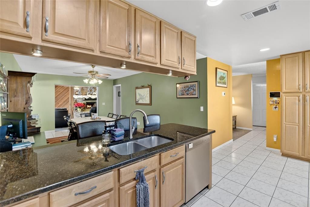 En Venta: $425,000 (3 camas, 2 baños, 1742 Pies cuadrados)