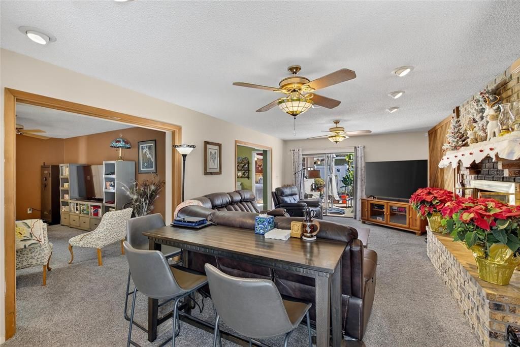 En Venta: $425,000 (3 camas, 2 baños, 1742 Pies cuadrados)