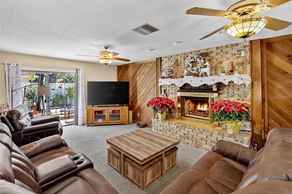 En Venta: $425,000 (3 camas, 2 baños, 1742 Pies cuadrados)