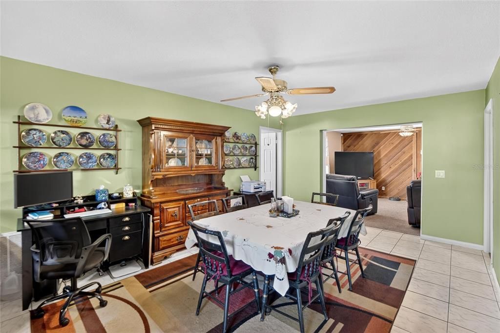 En Venta: $425,000 (3 camas, 2 baños, 1742 Pies cuadrados)