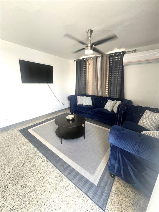 出租: $1,650 (3 贝兹, 1 浴室, 0 平方英尺)