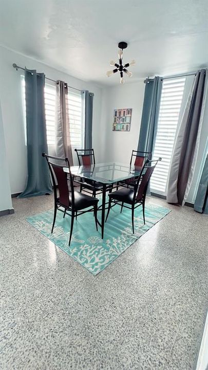 出租: $1,650 (3 贝兹, 1 浴室, 0 平方英尺)