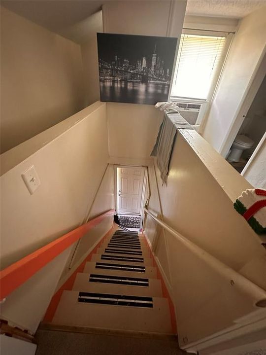 出租: $900 (0 贝兹, 1 浴室, 570 平方英尺)