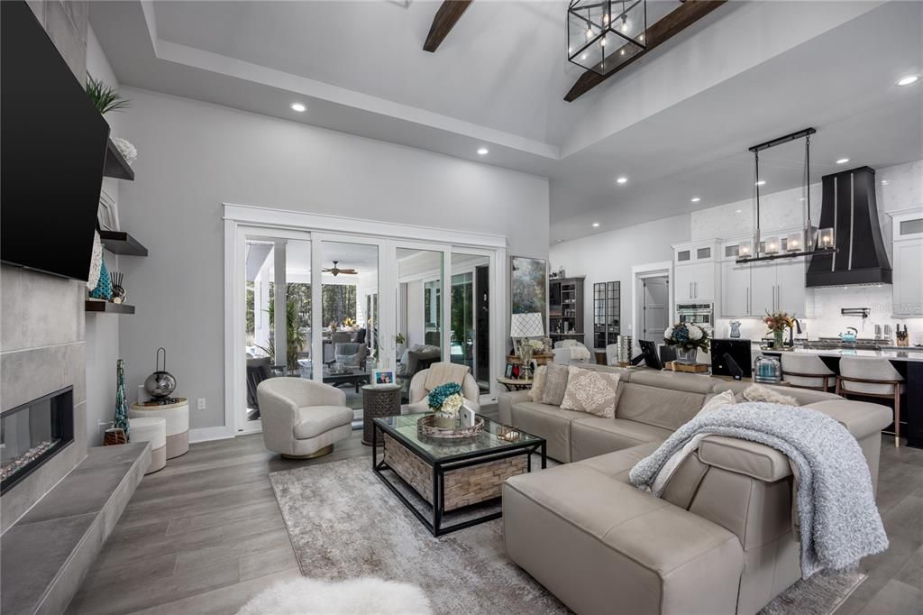 En Venta: $1,599,000 (4 camas, 4 baños, 3868 Pies cuadrados)