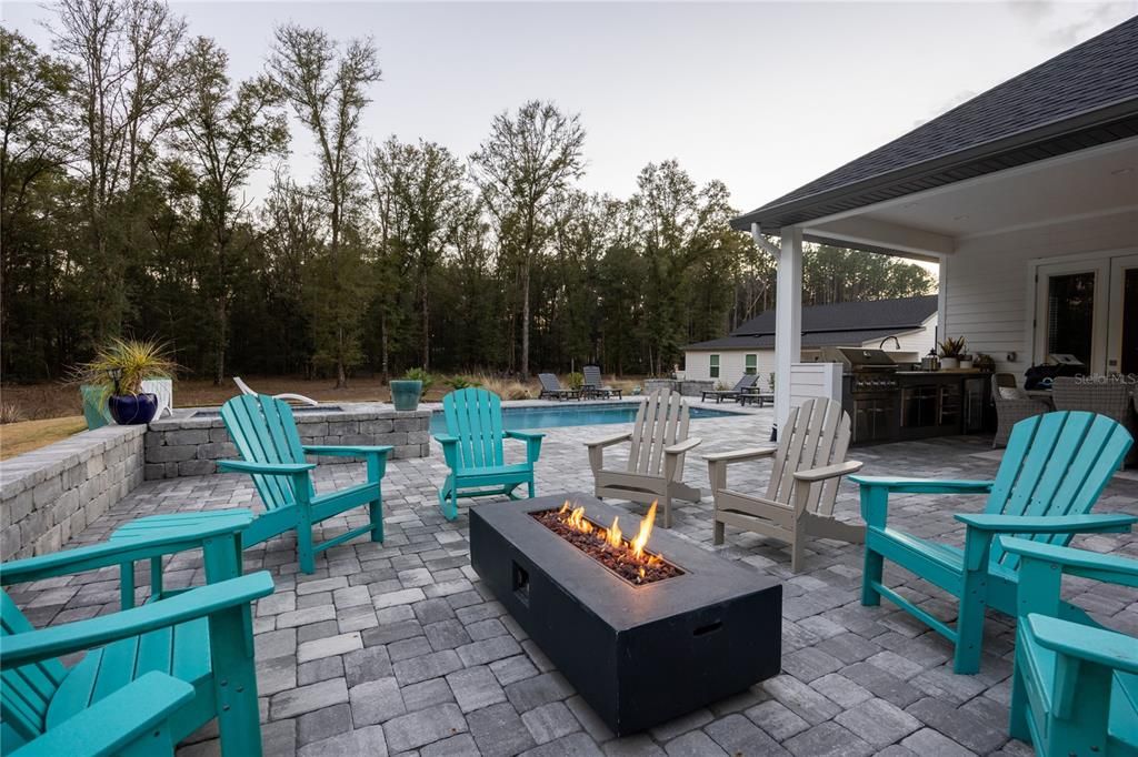 En Venta: $1,599,000 (4 camas, 4 baños, 3868 Pies cuadrados)