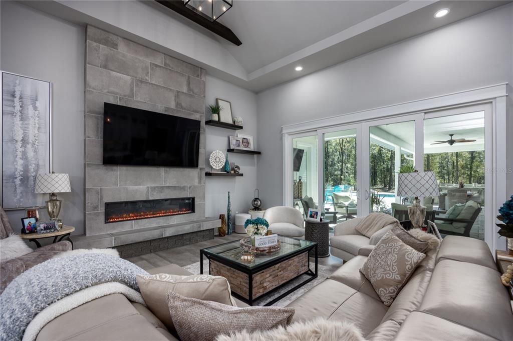 En Venta: $1,599,000 (4 camas, 4 baños, 3868 Pies cuadrados)