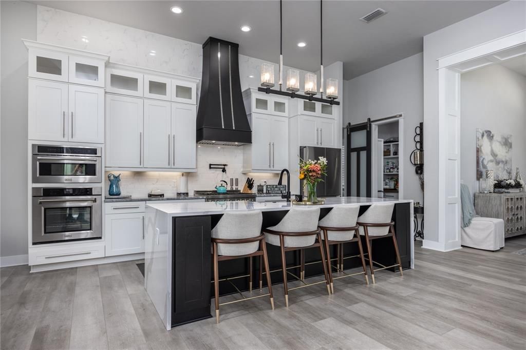 En Venta: $1,599,000 (4 camas, 4 baños, 3868 Pies cuadrados)