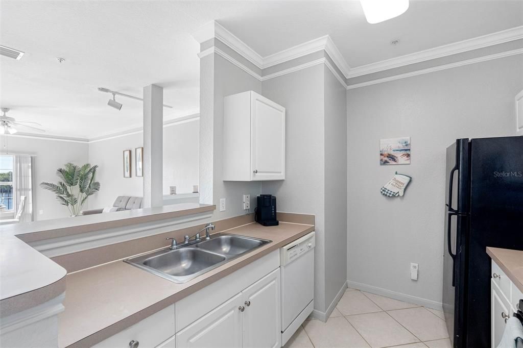 На продажу: $229,000 (1 спален, 1 ванн, 890 Квадратных фут)