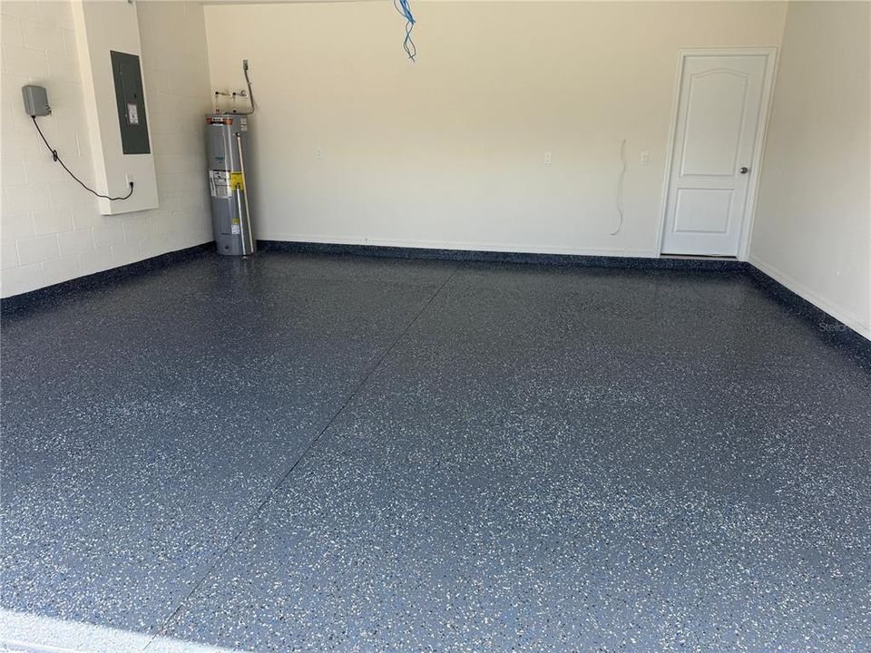 For Rent: $2,100 (4 beds, 2 baths, 1828 Square Feet)