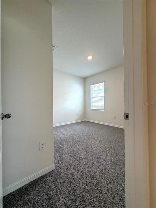 For Rent: $2,100 (4 beds, 2 baths, 1828 Square Feet)