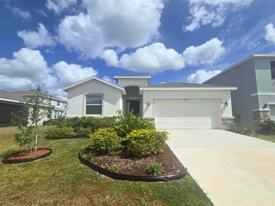 Active With Contract: $2,700 (4 beds, 2 baths, 2045 Square Feet)