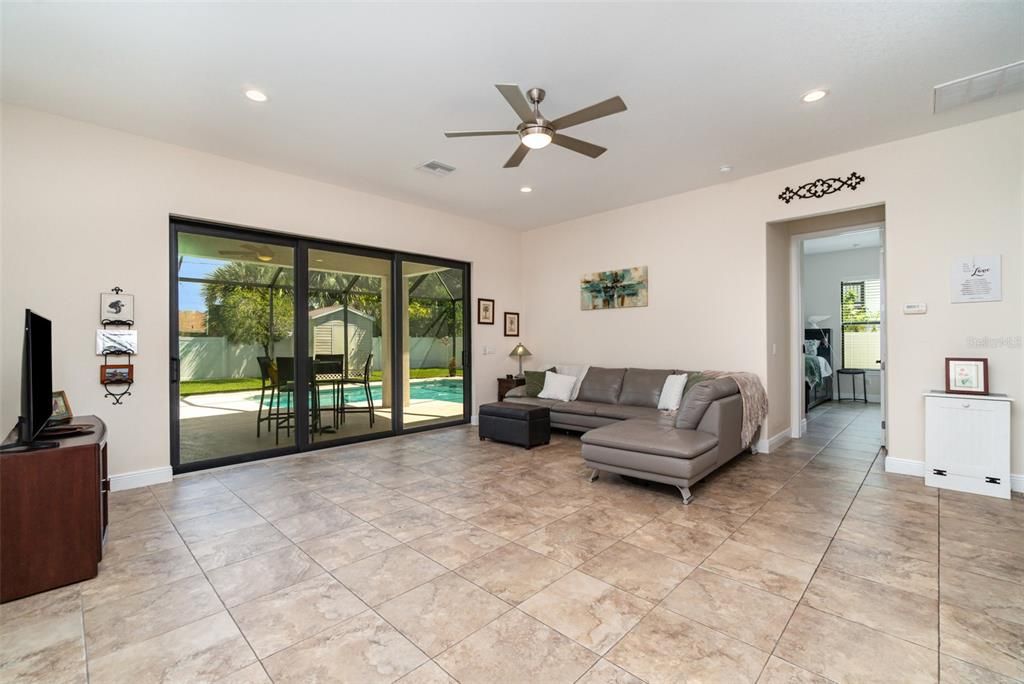 For Sale: $525,000 (3 beds, 2 baths, 1777 Square Feet)