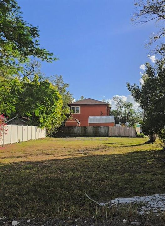 На продажу: $190,000 (0.17 acres)