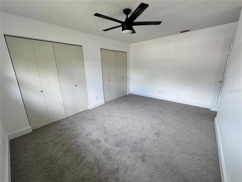 Под контрактом: $560,000 (4 спален, 2 ванн, 2303 Квадратных фут)